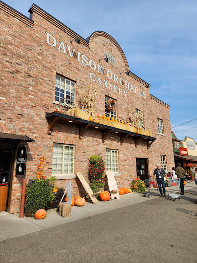 Davison Orchards Country Village - Thumbnail