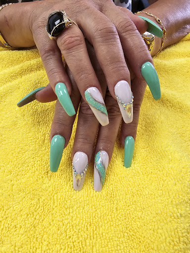Global Nails - Visual