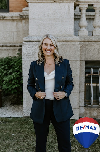Ericka Fowler Realtor - RE/MAX Valleyview Realty Ltd. - Thumbnail
