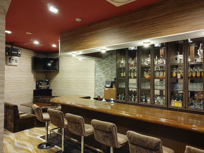 スナック赤いくつ