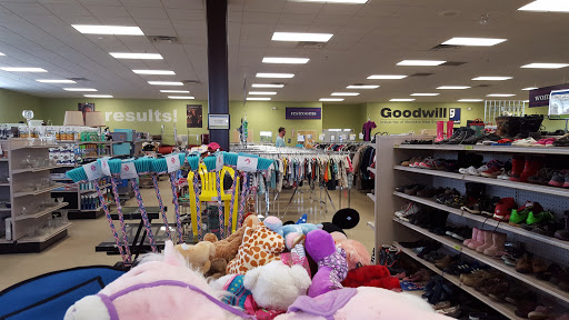 Goodwill Store: Windham - Visual