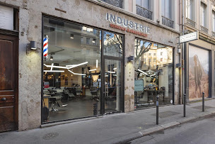 Photo n°33 de Industrie Barbershop à Lyon (Salon de coiffure)