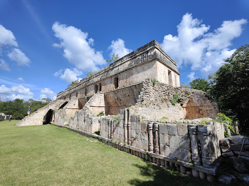 Estatal de Kabah Park