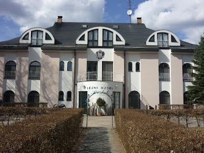 Photos of Lesn&iacute; hotel Per&scaron;l&aacute;k