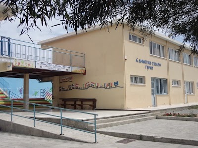 Photos of A' &Delta;&eta;&mu;&omicron;&tau;&iota;&kappa;ό &Sigma;&chi;&omicron;&lambda;&epsilon;ί&omicron; &Gamma;&epsilon;&rho;ί&omicron;&upsilon;