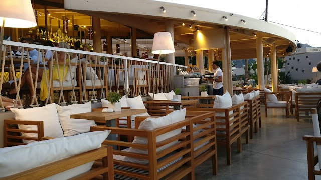 Beachcomber Bar Restaurant Stalis