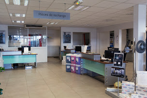 Photo n°12 de Mercedes Benz - SVI 01 à Viriat (Concessionnaire Mercedes-Benz)