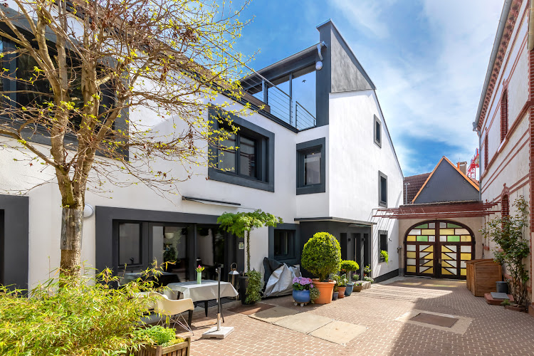 SOMMER IMMOBILIEN | Immobilienmakler Wiesbaden photo