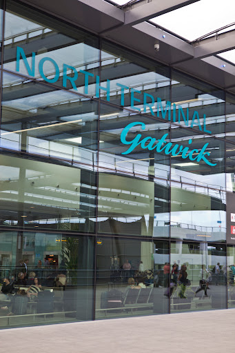 AT CARS GATWICK - Thumbnail