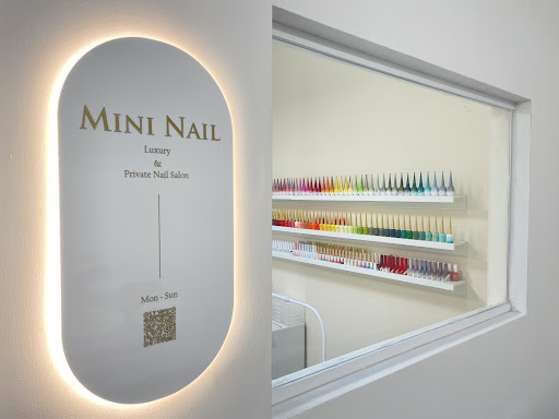 Mini Nail