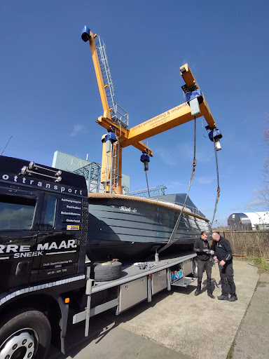 Karremaar Sneek aanhangers en trailers Boottransport