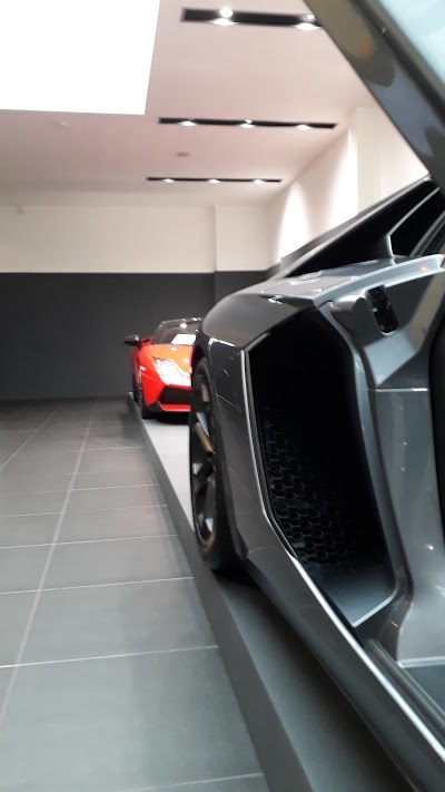 car-dealer