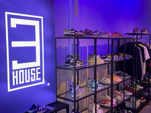 Exclusive Sneakers | 3H Logo