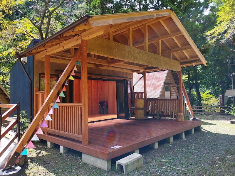 龍神村 奥・小又川バンガロー カフェ&サウナ併設