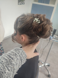 Photo n°5 de Coiffeuse à domicile Changement d'hair à Peyrelevade (Salon de coiffure)