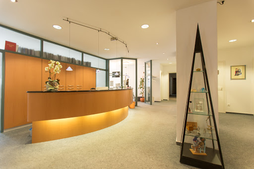 Dr.med.dent. Jürgen Schega dentist