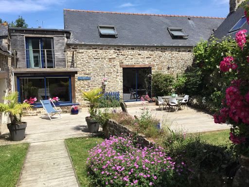 Photo de Gites Arbeg - Location maison de vacances avec piscine intérieure chauffée proche mer - FINISTÈRE