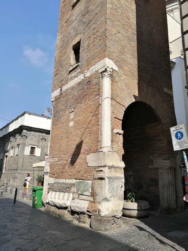 Via Dei Tribunali