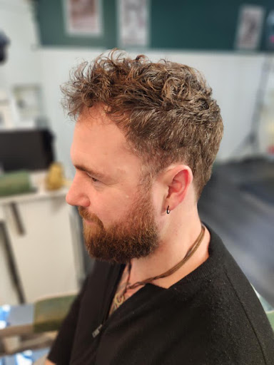 Virtue Barbershop / Beauty Salon Gallery - Canada