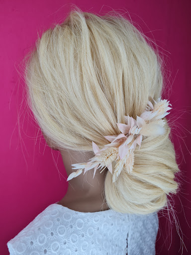 Pink Hair Stylist - Thumbnail
