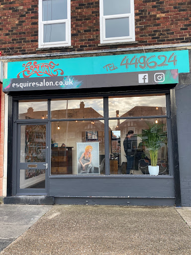 Esquire Hull - Visual