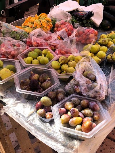 Gunduliceva Poljana Market