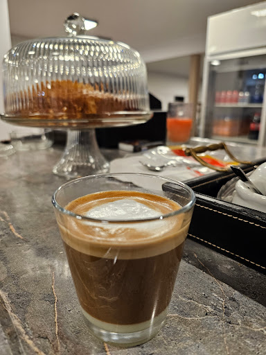 Café Carthage - Visual
