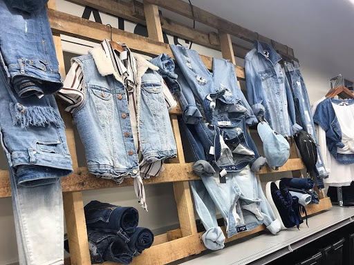 Plato's Closet - Niles, OH - Thumbnail