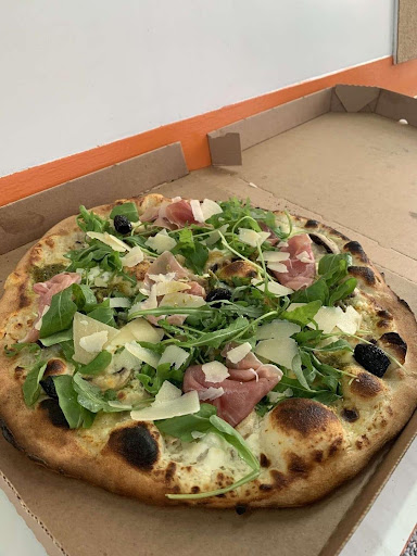 Photo 3 - Casta pizza brue-auriac Camion de pizza