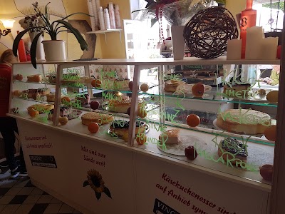 Photos of Caf&eacute; & Cheesecake Bakery