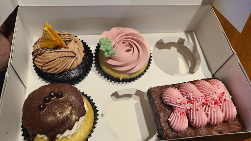 Bloom Cake Studio - Visual