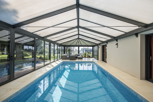 Photo de AKENA véranda, extension de maison, pergola bioclimatique, carport et pool house Le Mans à Saint-Pavace (72190)