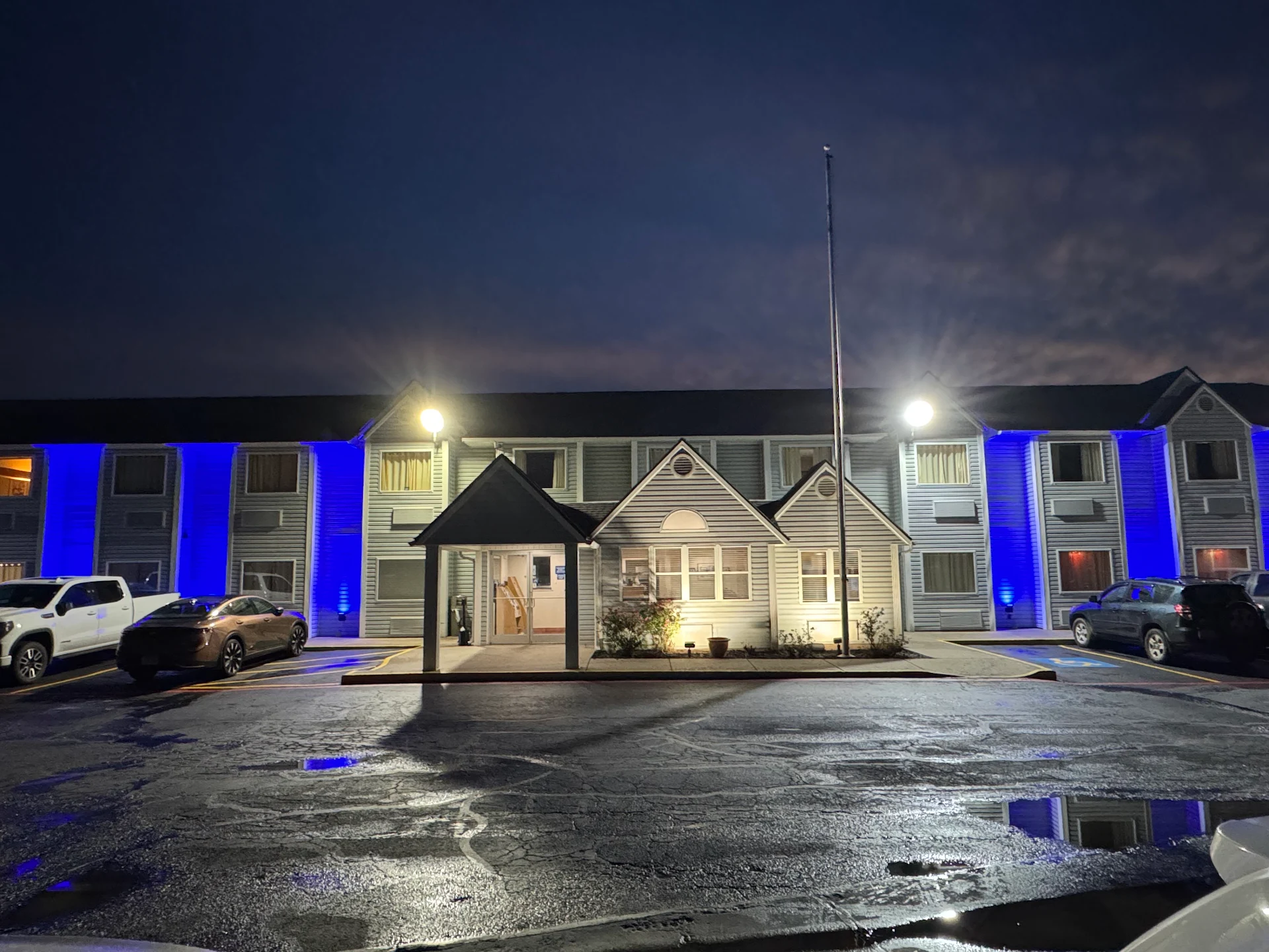 Americas Best Value Inn & Suites Ada