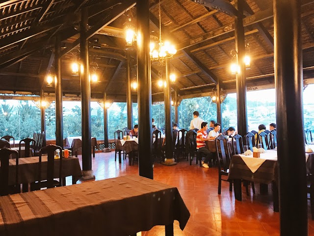 Nhà hàng Song Mây