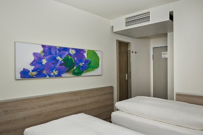 Photos of Ramada Frankfurt Airport-West