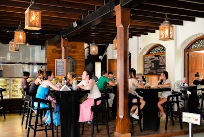 Photos of Caf&eacute;Walk KCC