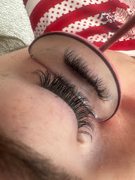 Photo n°14 de SB ESTHÉTIQUE - Extensions de cils - OISE à Sainte-Geneviève (Institut de beauté)
