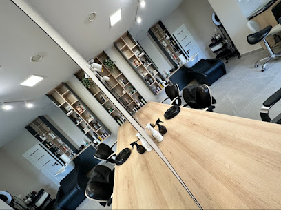 HAIR SPACE by Iwona