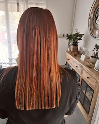 Photo n°11 de ELÉGANCE ~ Coiffeuse femme à domicile et en salon privatisé / Spécialiste en coiffures de Mariage, d'événements. à Crouy-en-Thelle (Salon de coiffure)