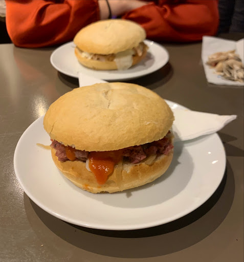 BURGER POOL Gallery - Spain