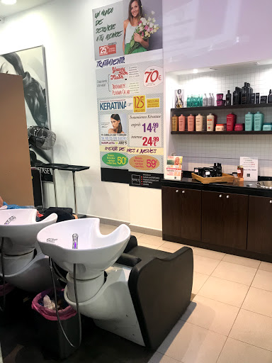 AIRE'S PELUQUERÍA Y BELLEZA Gallery - Spain