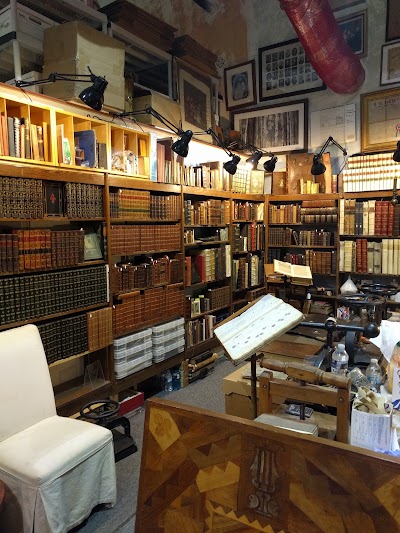 Photos of BOOK SELLER ANTIQUARIAN AND RARE/SONNY IDEKER