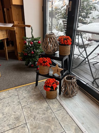 Café & Weinbar Moses - Visual