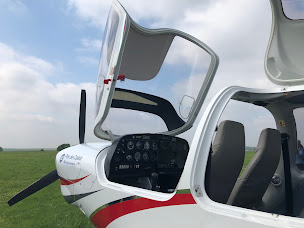 Photo n°11 de Aéroclub Gaston Vailler - Lens Bénifontaine à Bénifontaine (École)