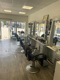 Photo n°3 de Ozoir Coiffeur Gare à Ozoir-la-Ferrière (Salon de coiffure)