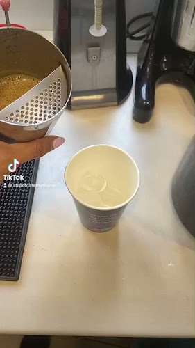 Opinii despre Street Cafe în Μυτιλήνη - Καφετέρια