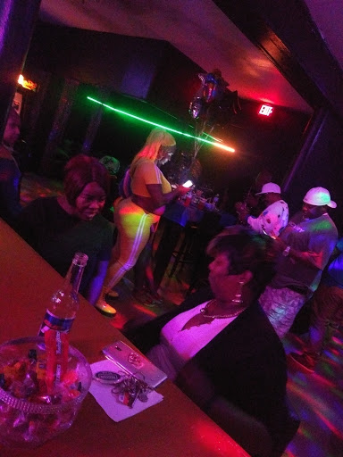 Hardy's Lounge - Visual