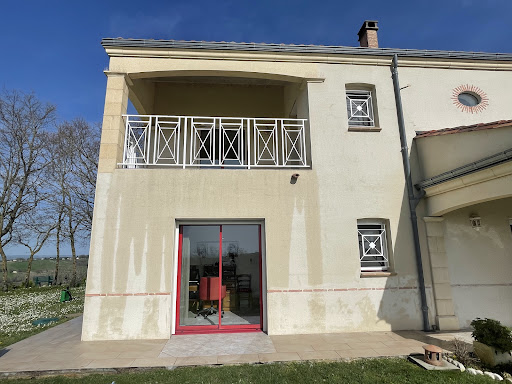 Photo de DELTA BATIMENT, COUVREUR CHARPENTIER,ARTISAN PEINTRE à Lédat (47300)