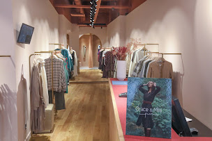 Photo n°1 de Grace & Mila Lyon à Lyon (Magasin de chaussures)