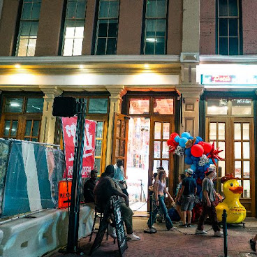 Pete's Dueling Piano Bar by null